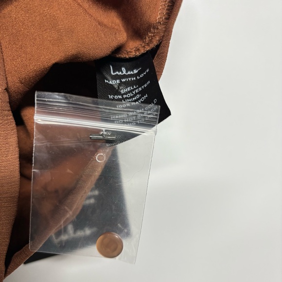 ✨Lulu's Briella Brown Ruffled Button-Front Top Size S - Picture 11 of 15